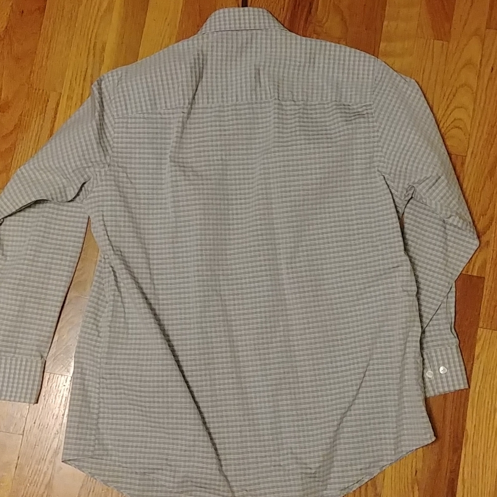 Kenneth Cole Reaction button down - Picture 3 of 3